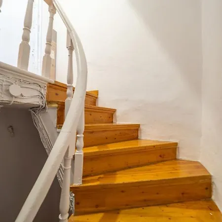 Nefertiti Corfu (city)